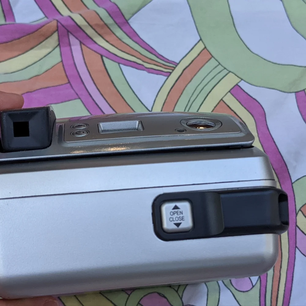 Polaroid One600 vintage Camera in silver